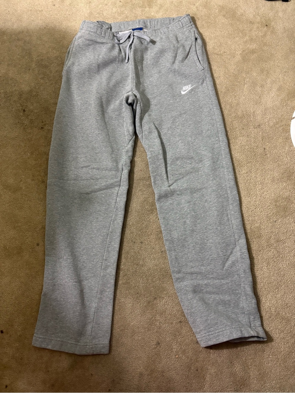 Nike Men’s Grey Fleece Sweatpants